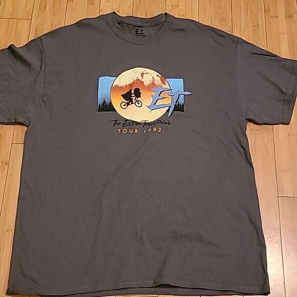 Loot Crate ET t-shirt  - Picture 1 of 3